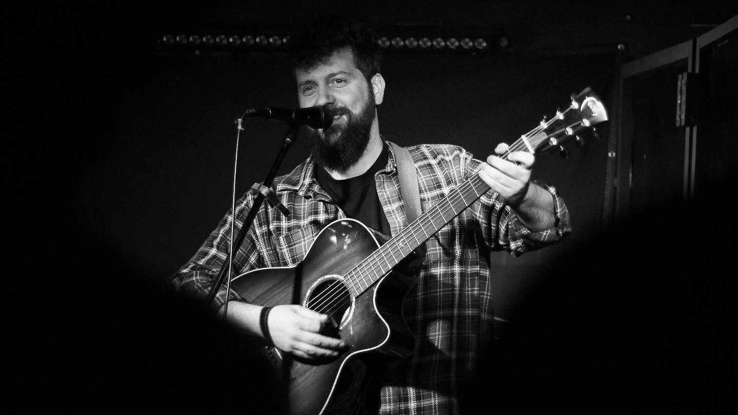 Rhuari Campbell, performing an evening of free live music at The Ship Inn, Elie, Fife